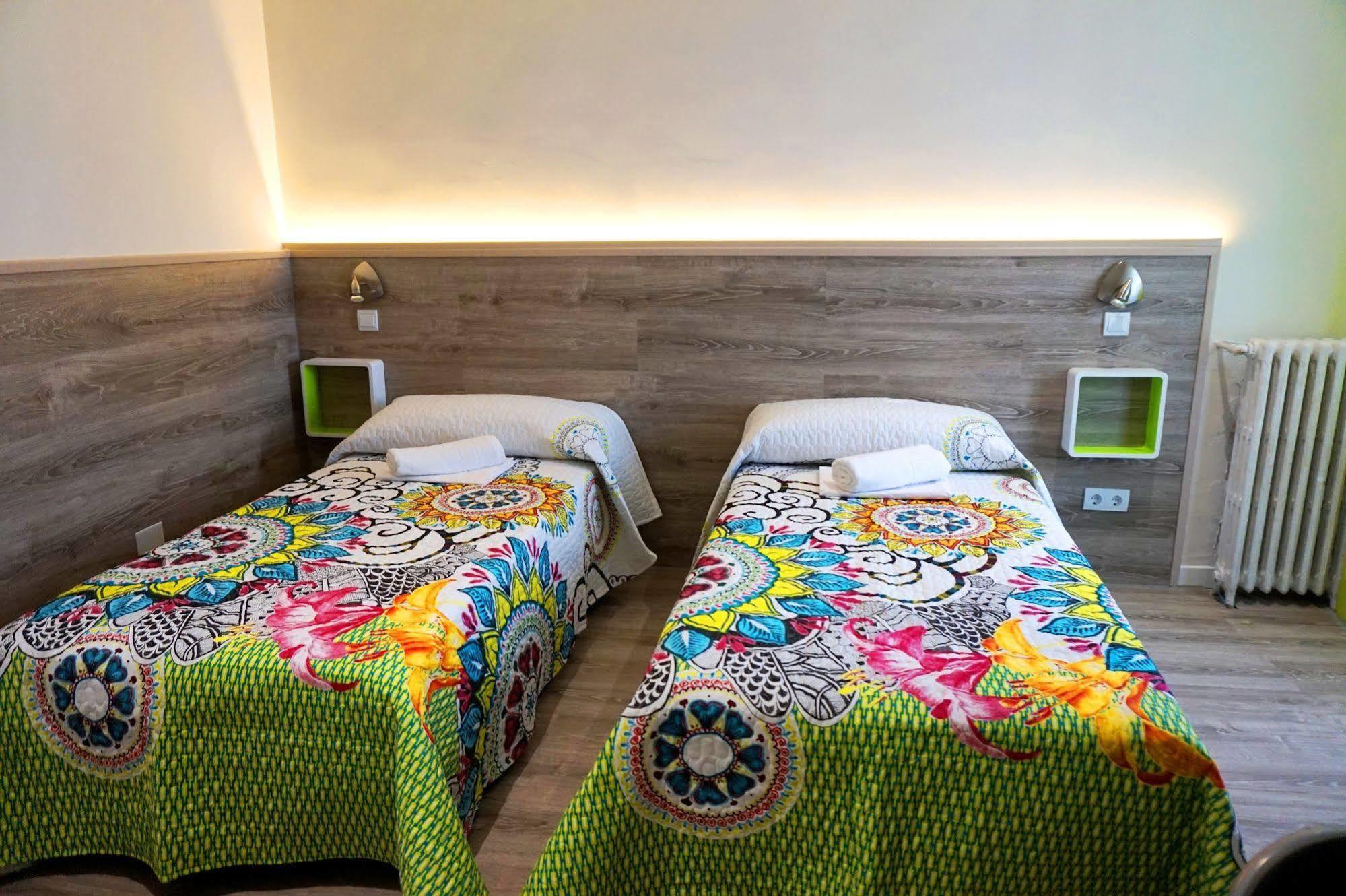 Auberge de jeunesse Muchomadrid Extérieur photo